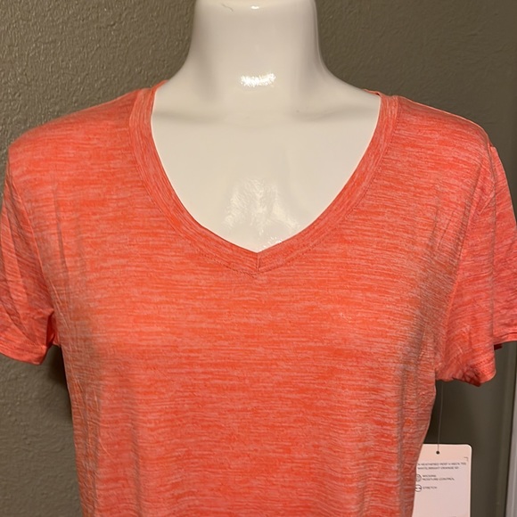 Danskin stretch wicking moisture control blouse size medium - Picture 2 of 5